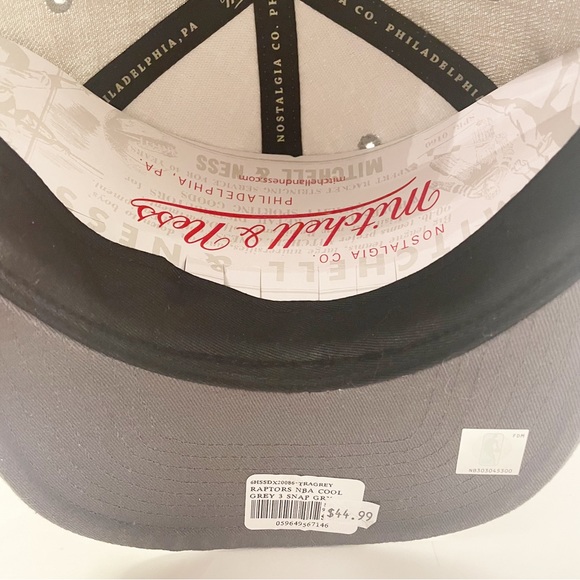 NWT TORONTO RAPTORS NBA COOL GREY SNAPBACK - Picture 7 of 10